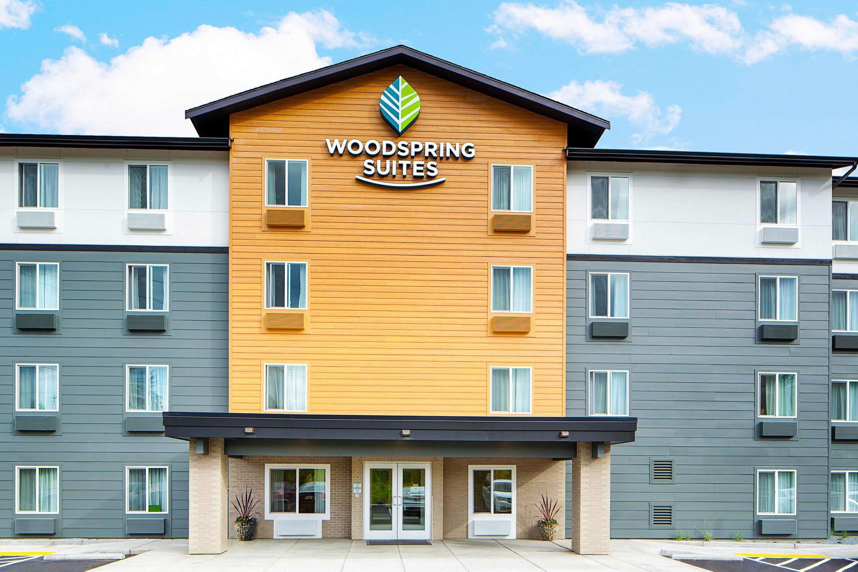 Building view of Woodspring Suites Seattle Everett