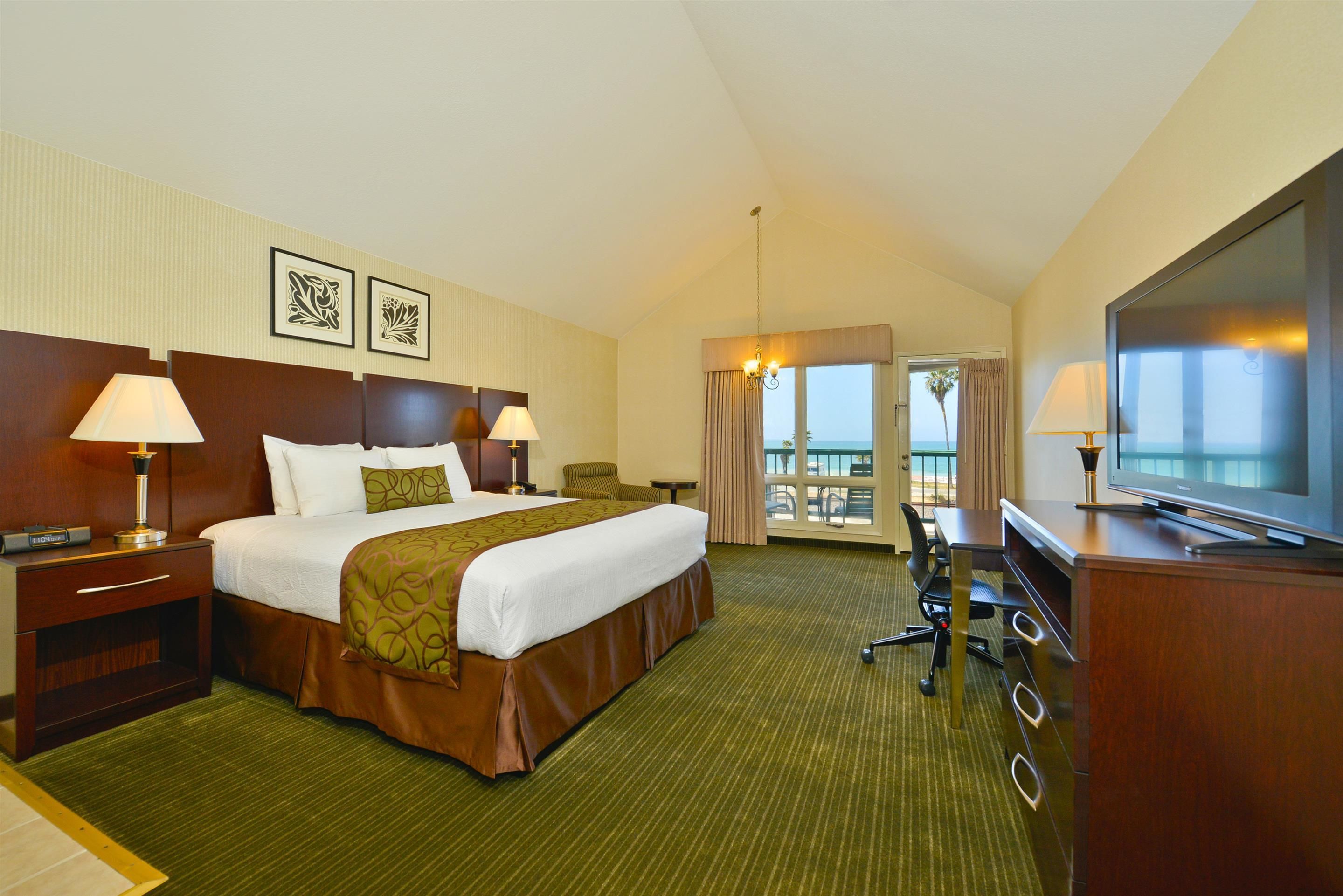 Standard room, 1 king bed, balcony, ocean view, Best Western Plus Dana Point Inn by the Sea