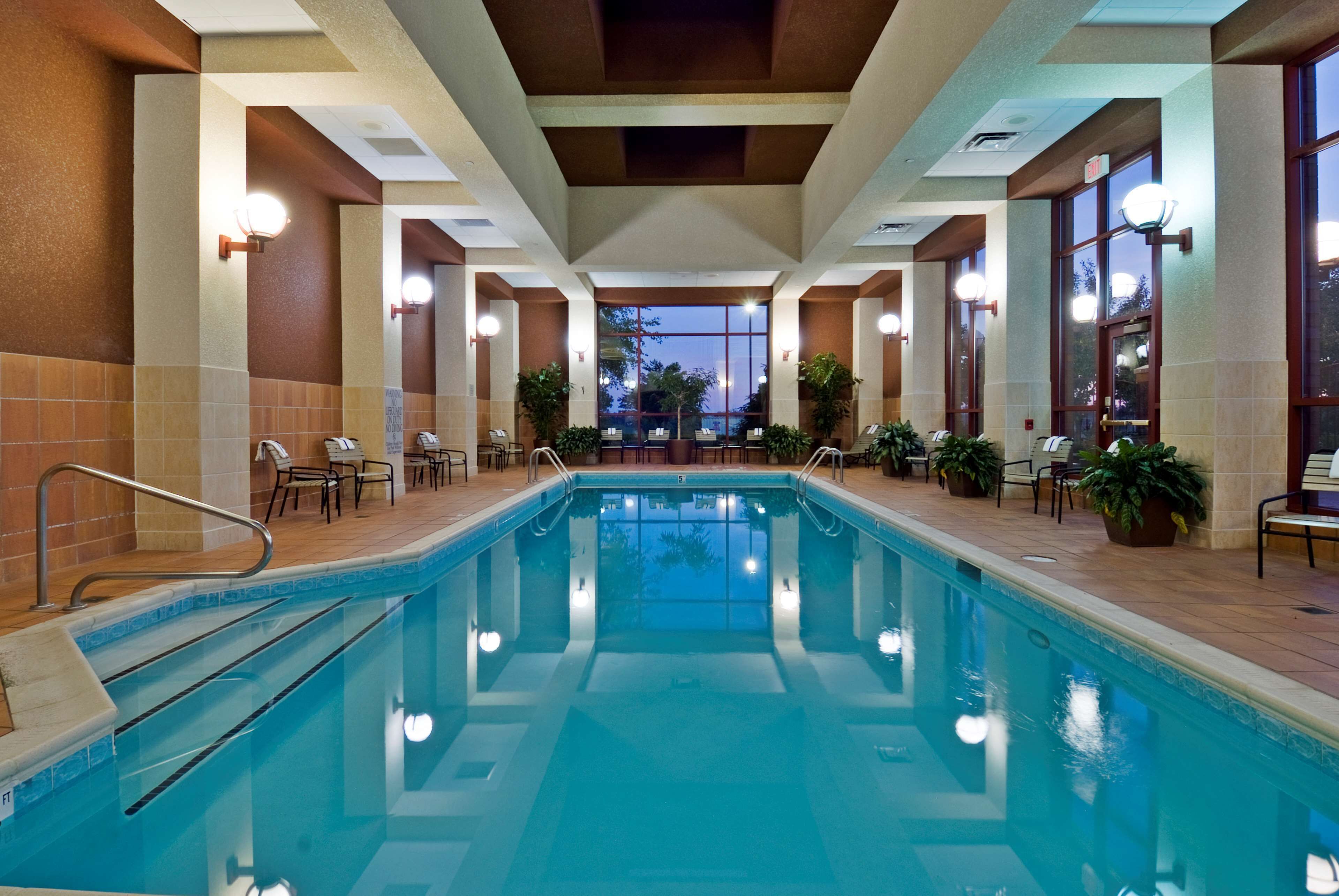 Pool view of Embassy Suites by Hilton Lexington UK Coldstream