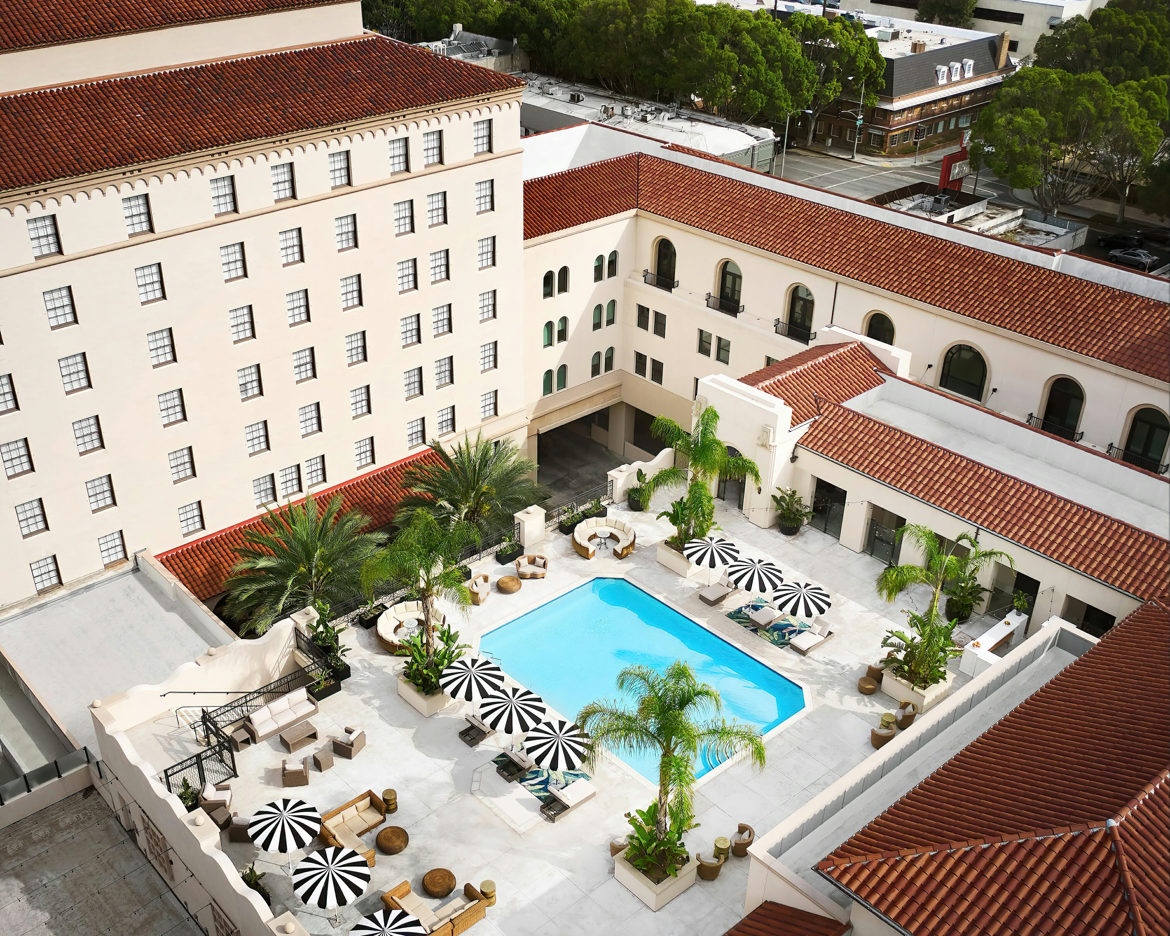 Building view of Pasadena Hotel & Pool