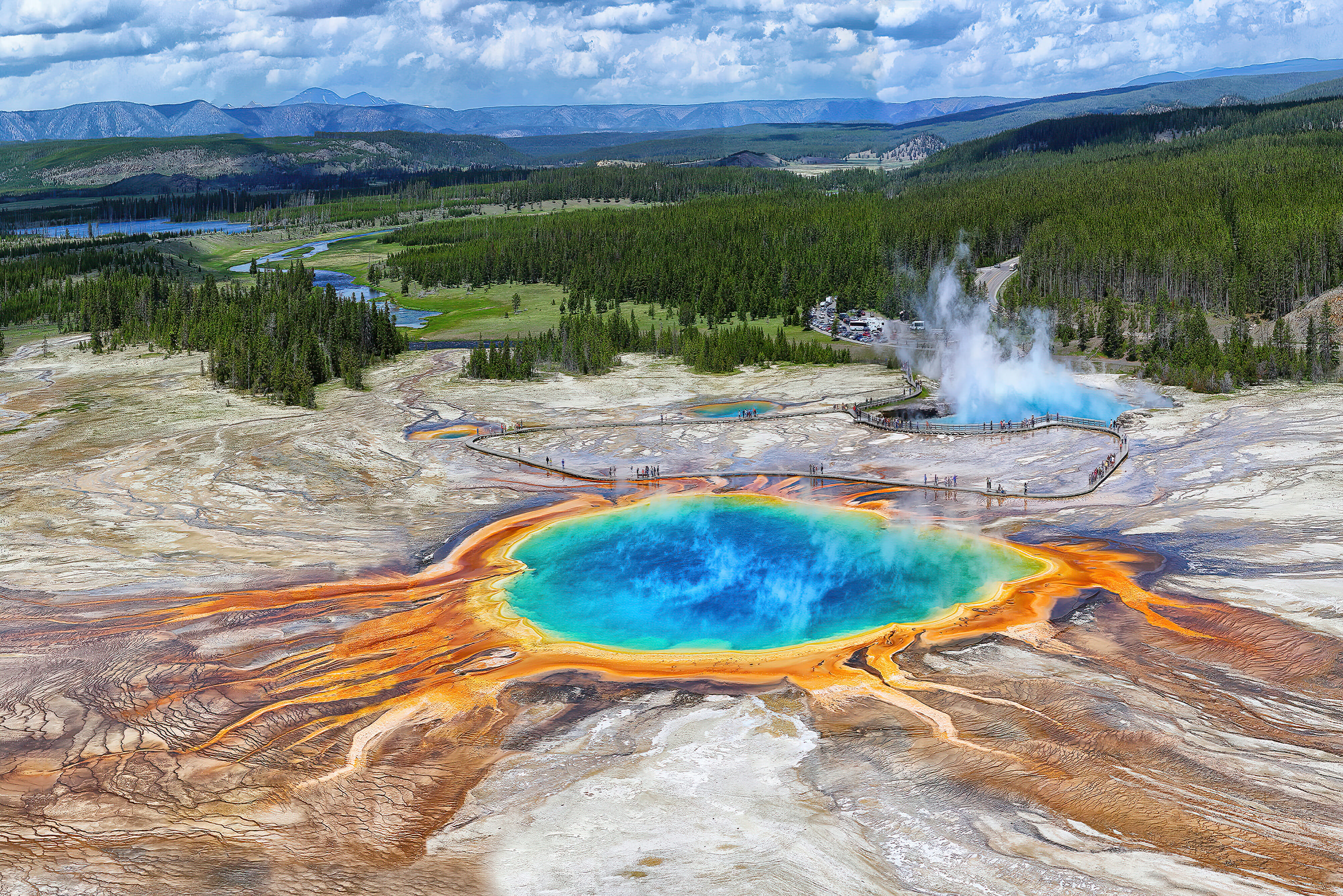 A vibrant view of the Grand Prismatic Spring in Yellowstone National Park, Wyoming, USA