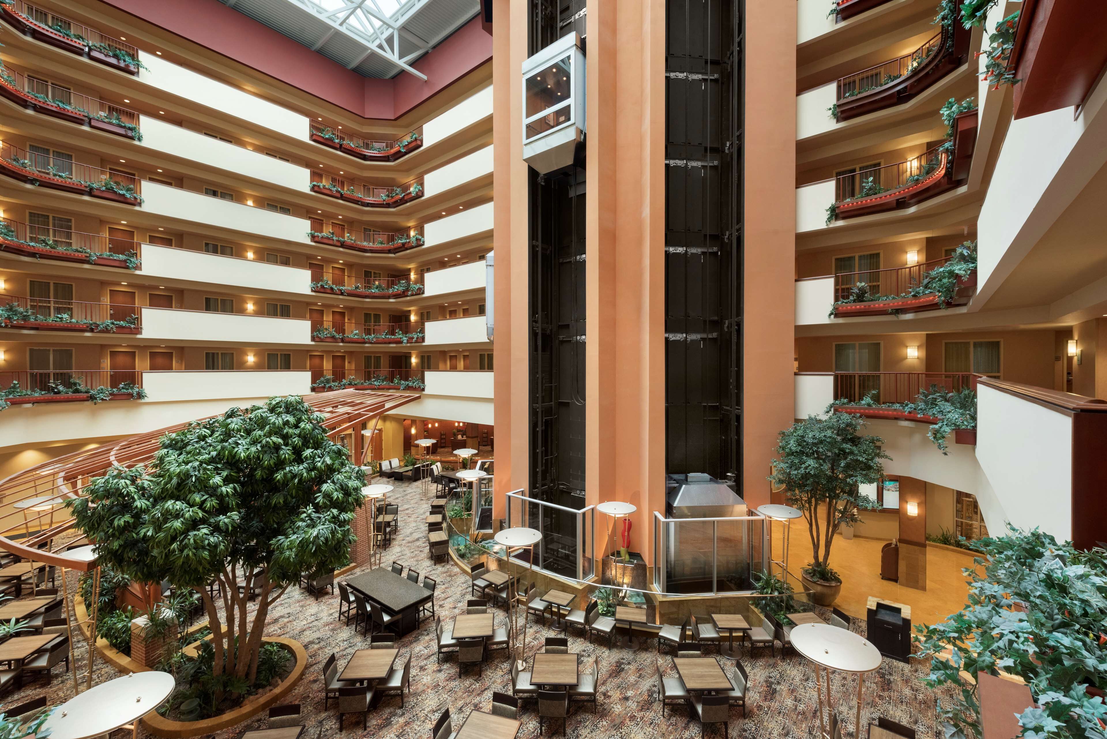 Lobby view of Embassy Suites Omaha La Vista Hotel & Conference Center