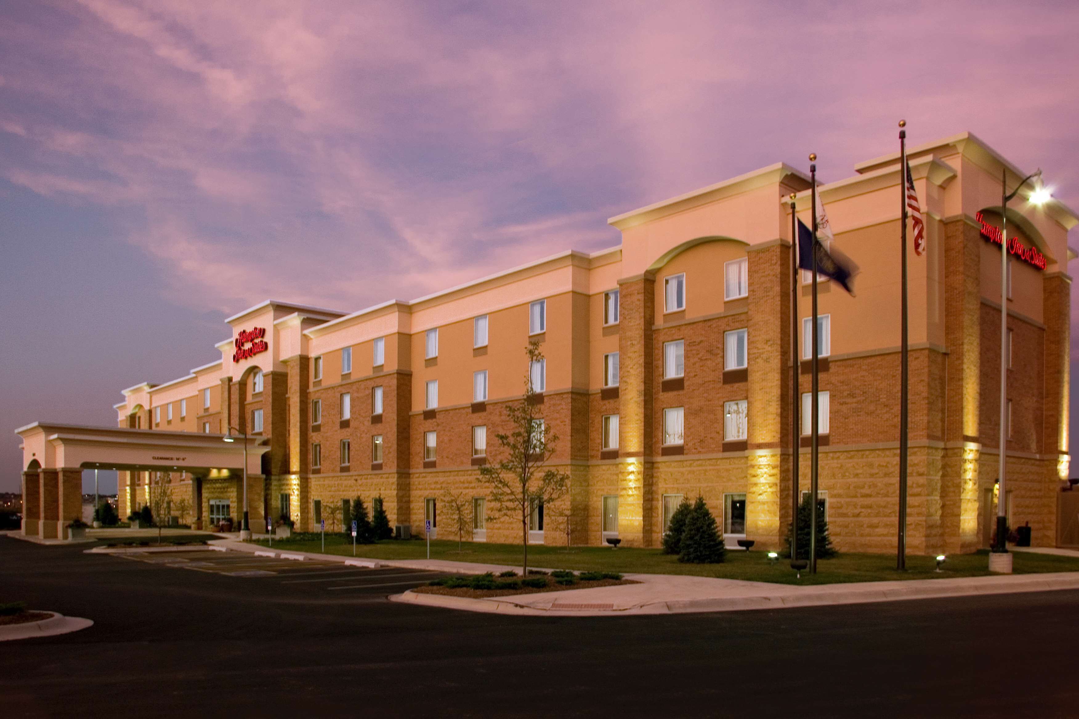 Building view of Hampton Inn & Suites Omaha Southwest La Vista