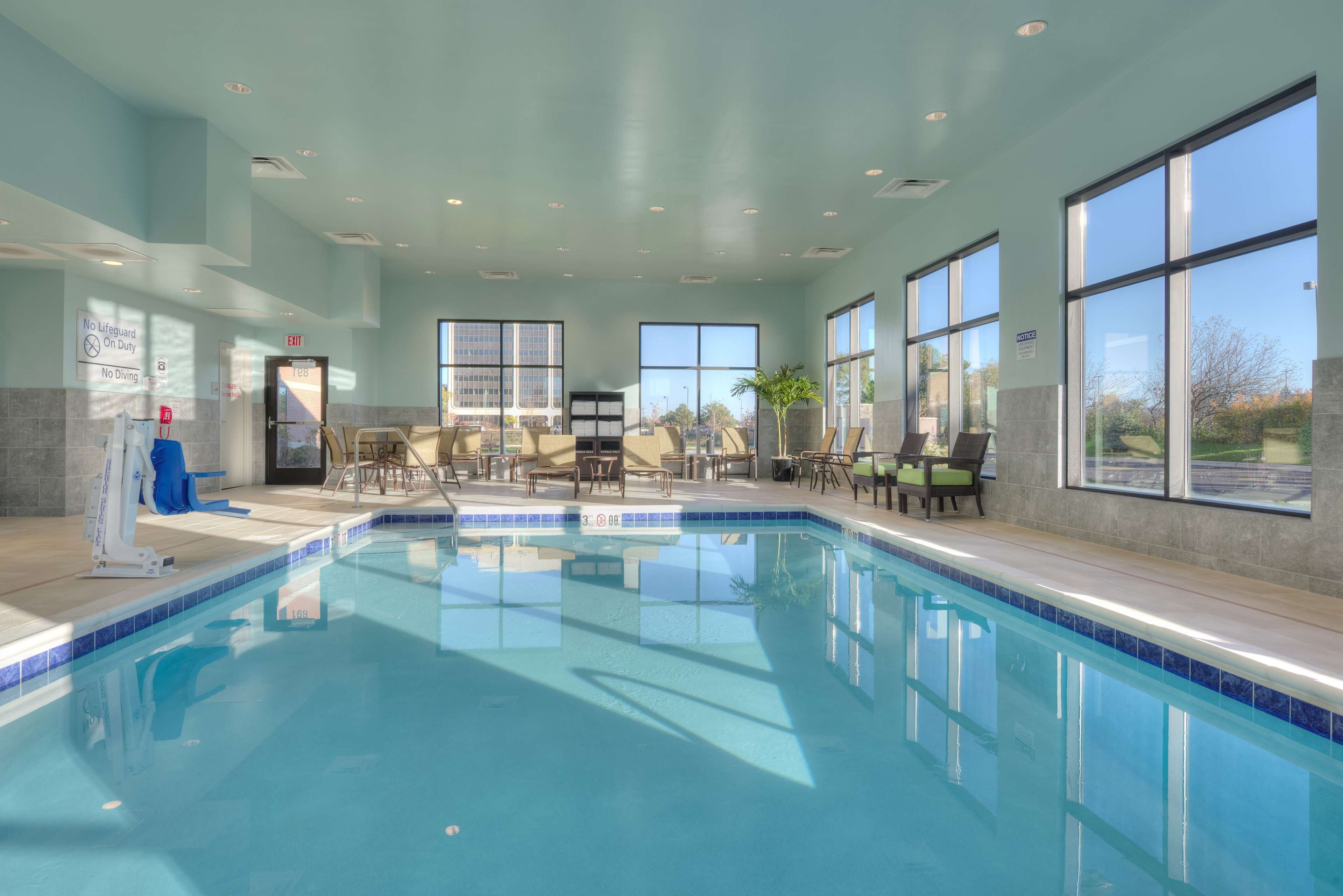 Pool view of Hampton Inn & Suites by Hilton Chicago Schaumburg IL