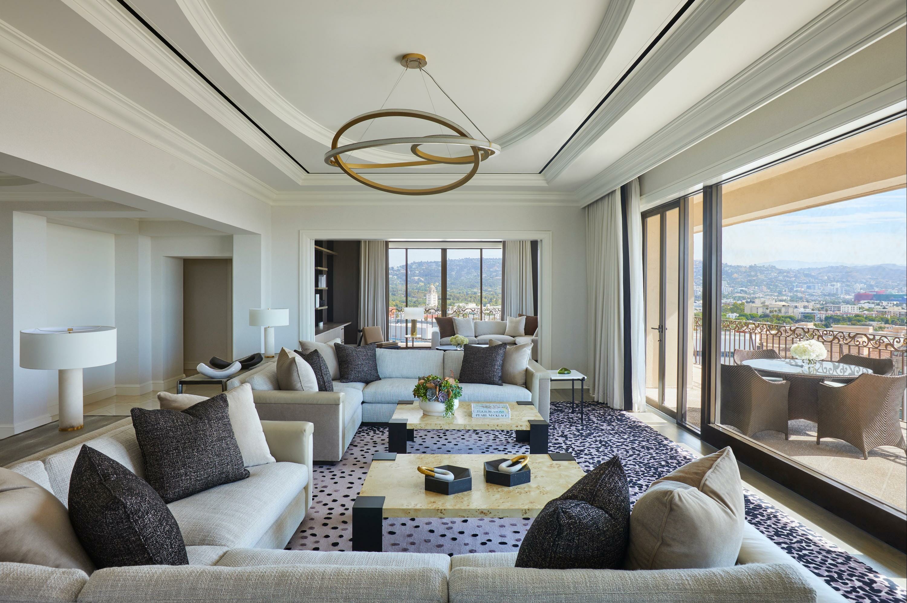 Living room view of Beverly Wilshire, A Four Seasons Hotel
