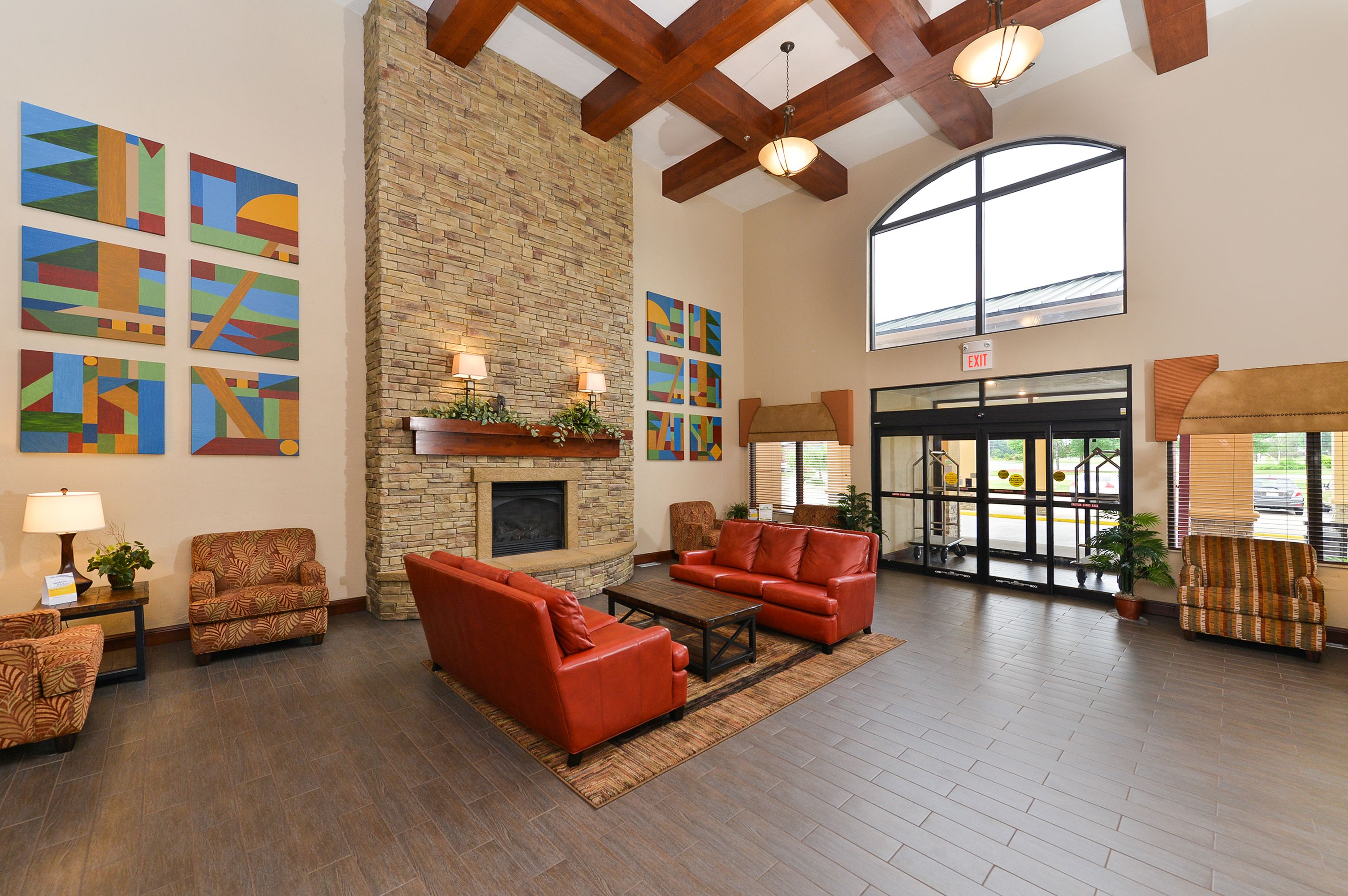 Lobby view of Comfort Suites near Route 66