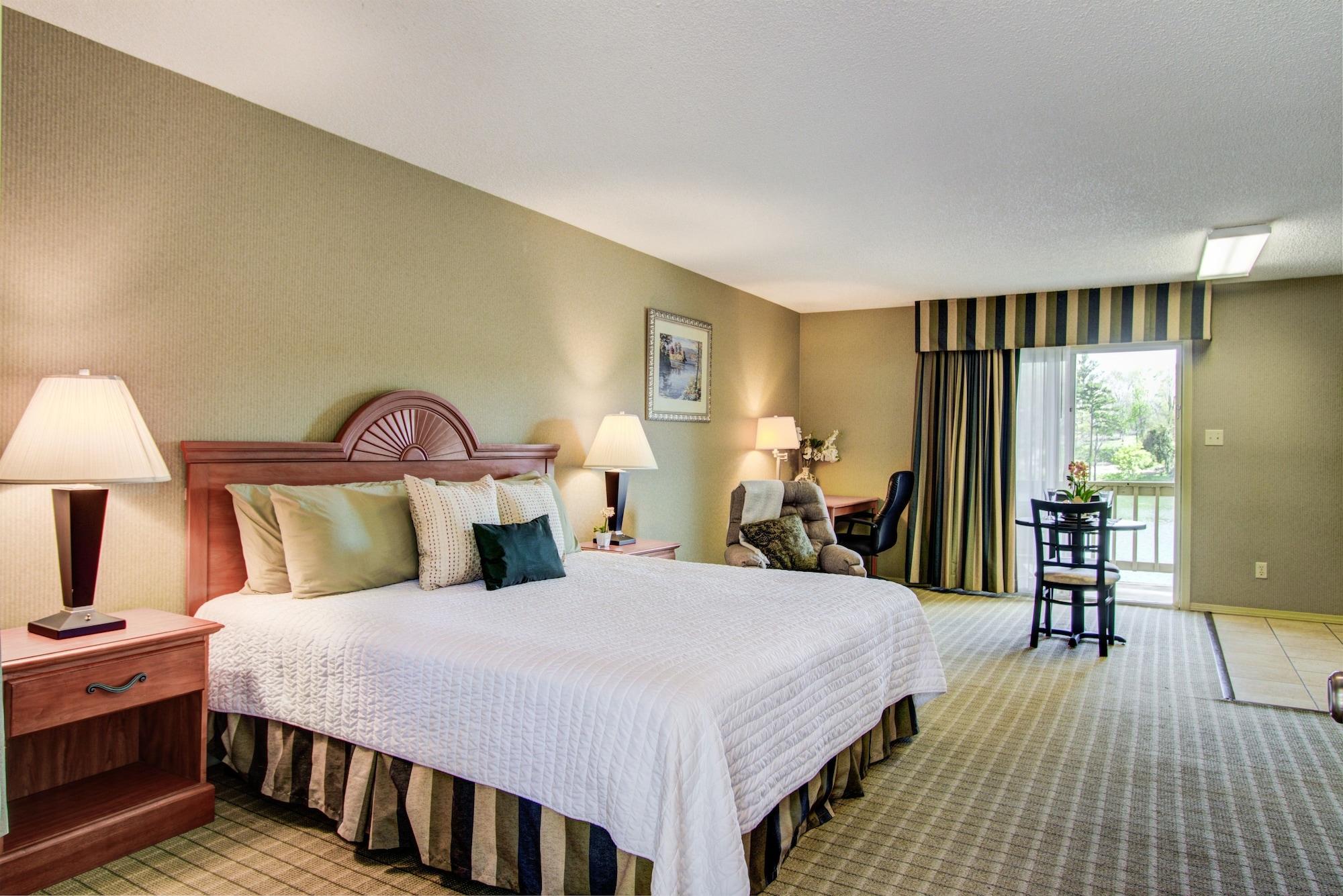 Bedroom view of Long Island Lake Resort