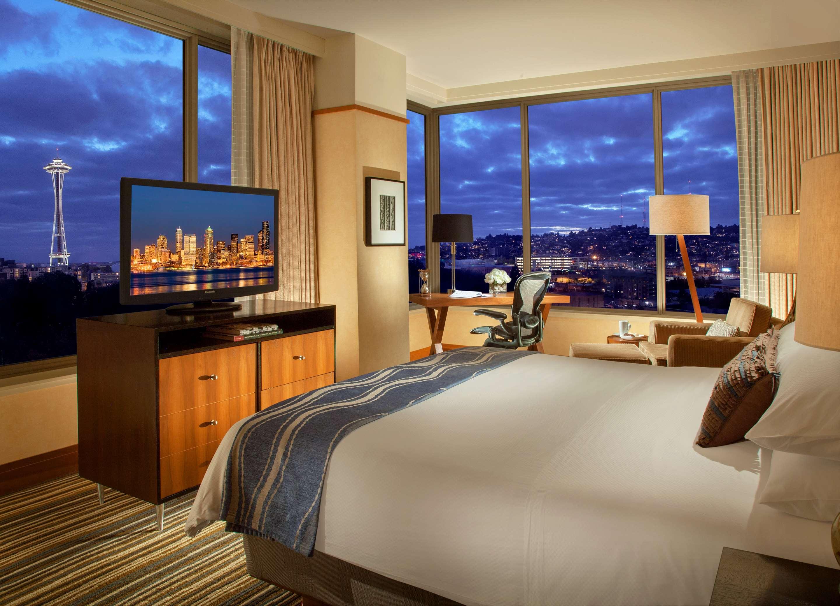 Bedroom view of Pan Pacific Seattle