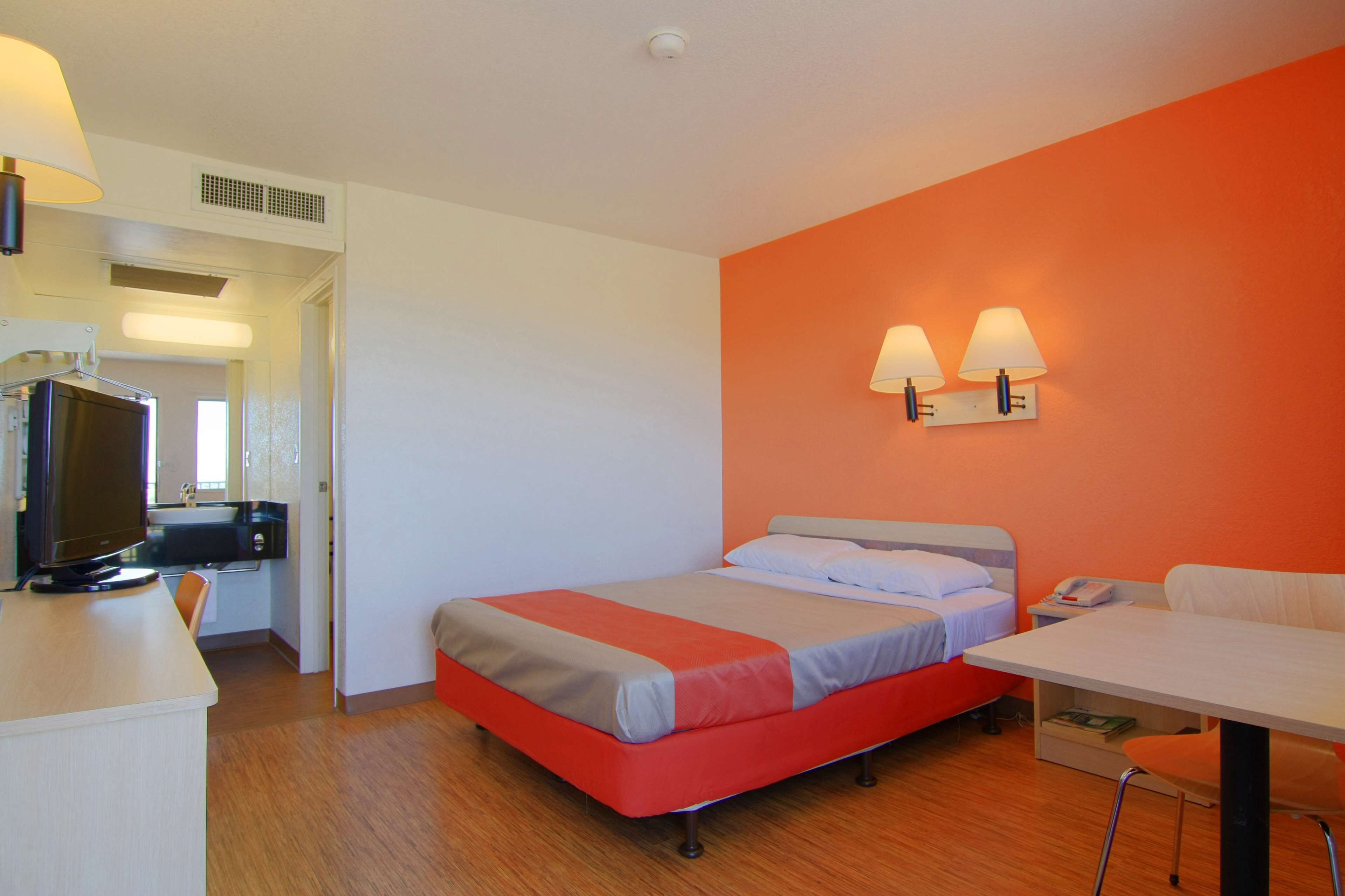 Bedroom view of Motel 6 Rapid City Sd