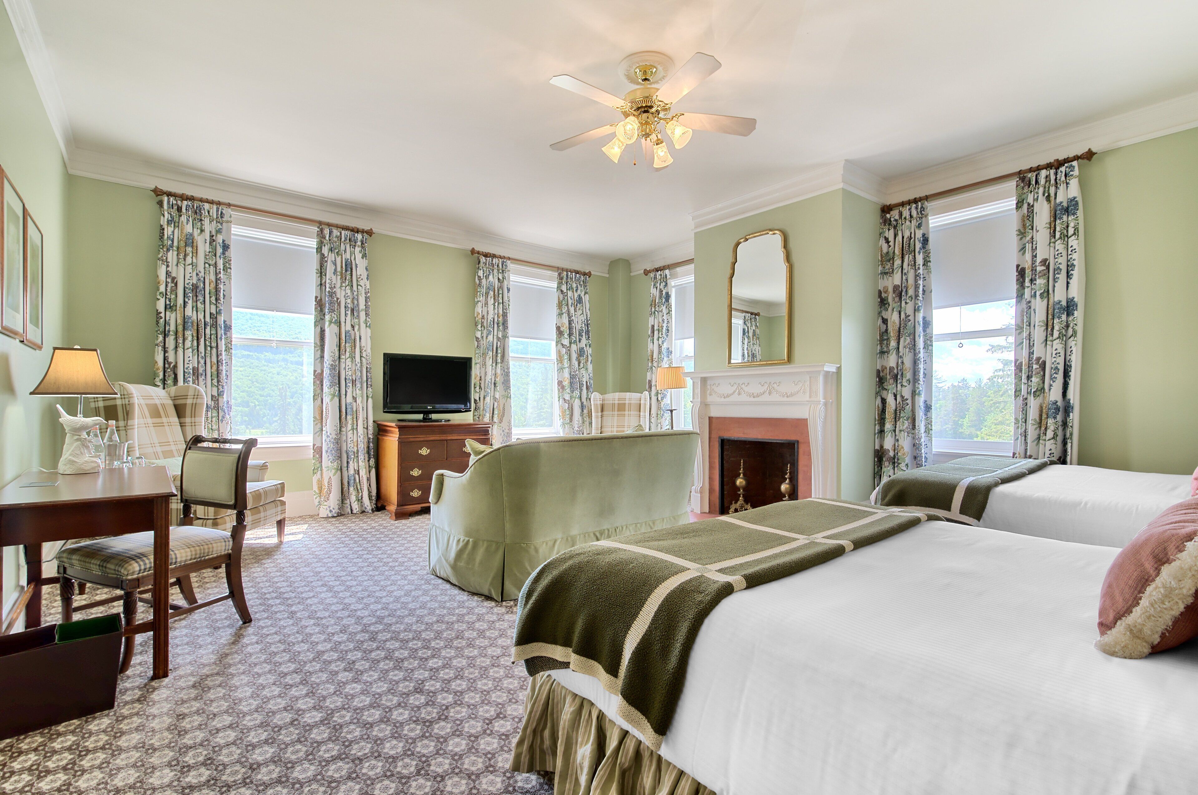 Bedroom view of Omni Mount Washington Resort