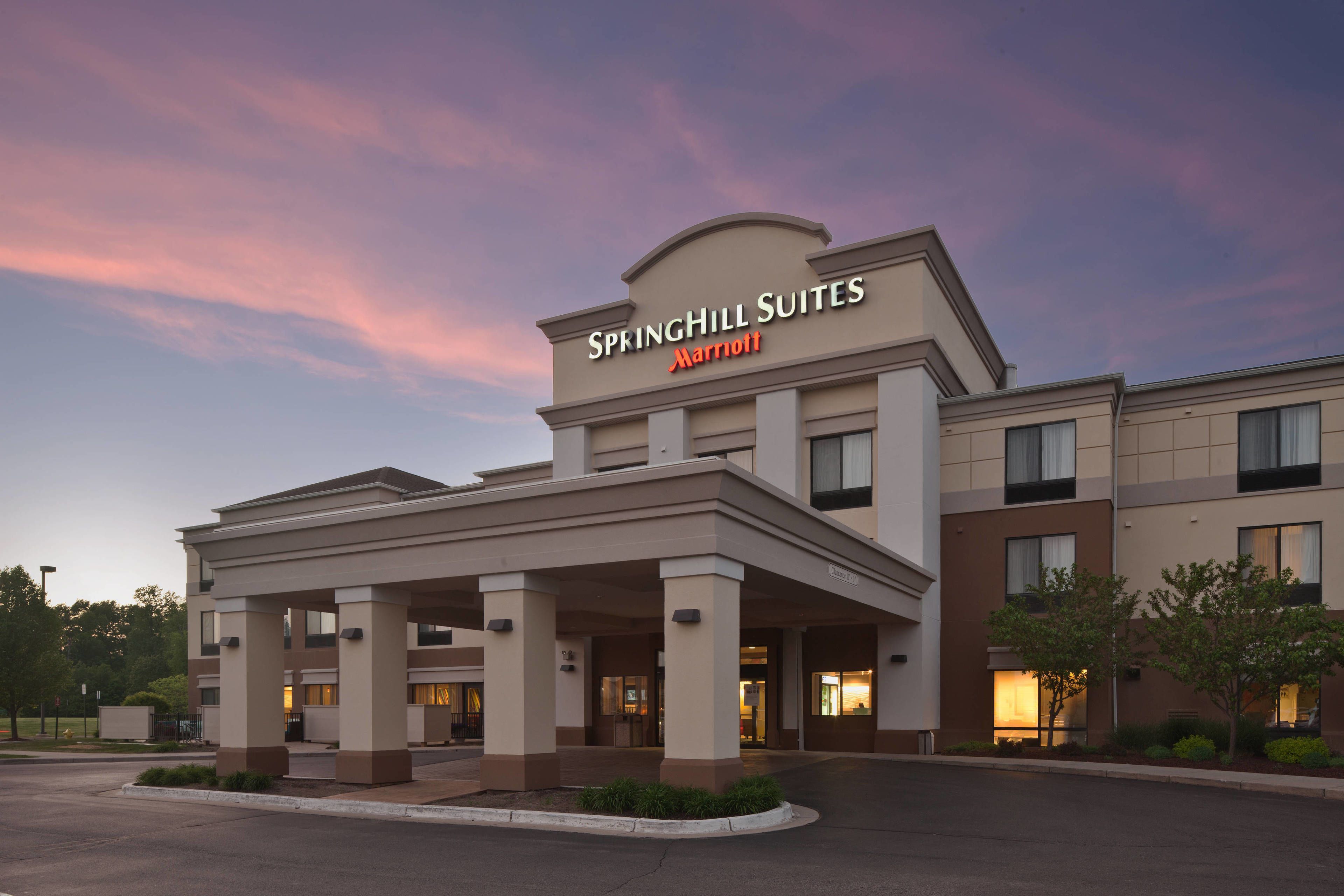 Building view of SpringHill Suites by Marriott Lansing West