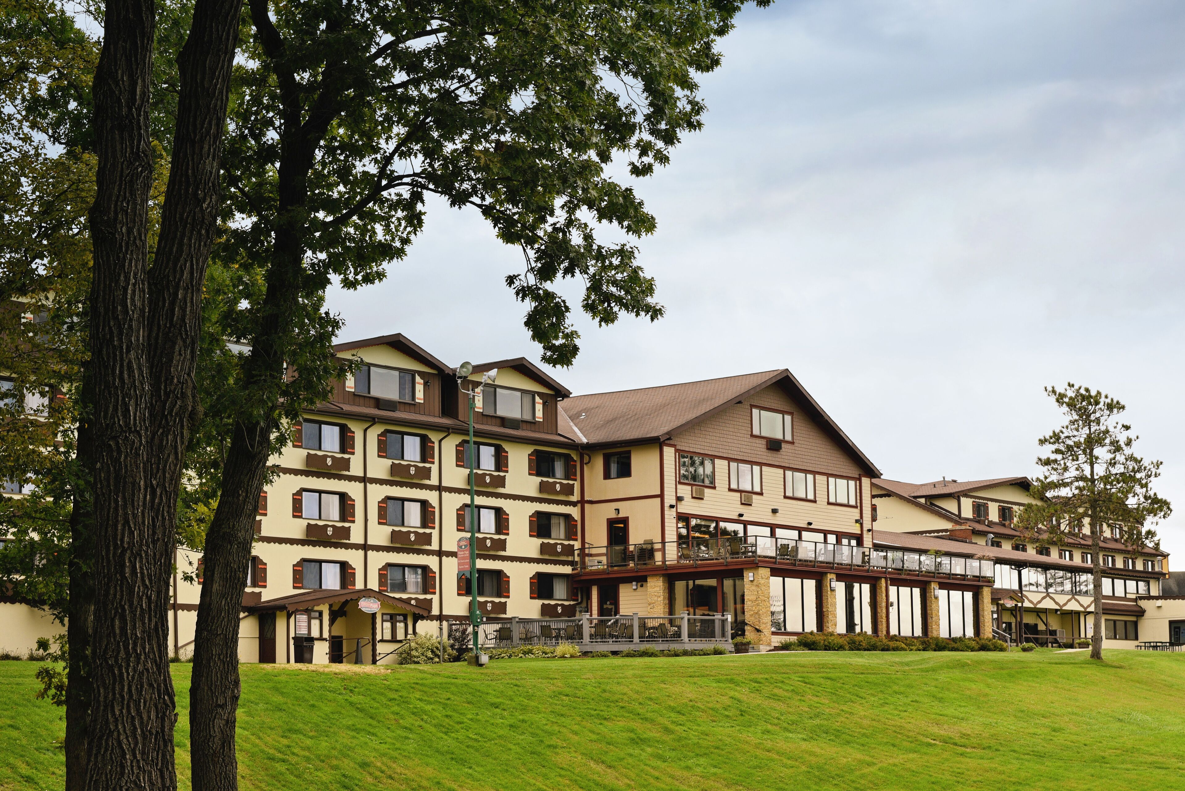 Building view of Chestnut Mountain Resort